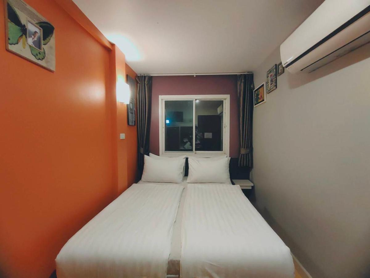 Bbhouse Phra Athit Hotel Bangkok Exterior photo